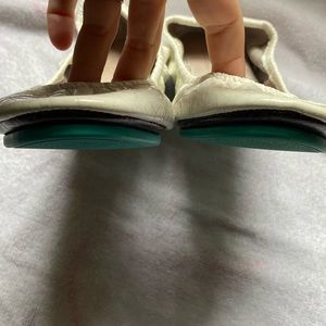 Diamond white croc size 7 Tieks